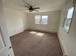 31 Plainedge Dr #2, Bethpage, NY 11714