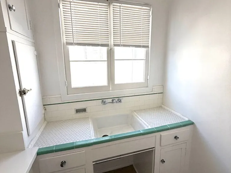 Fair Oaks Apts — Photo 14