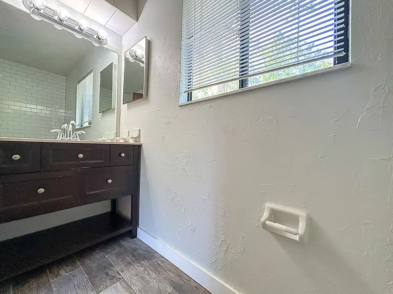 2508 SW 35th Pl #G38 — Photo 18