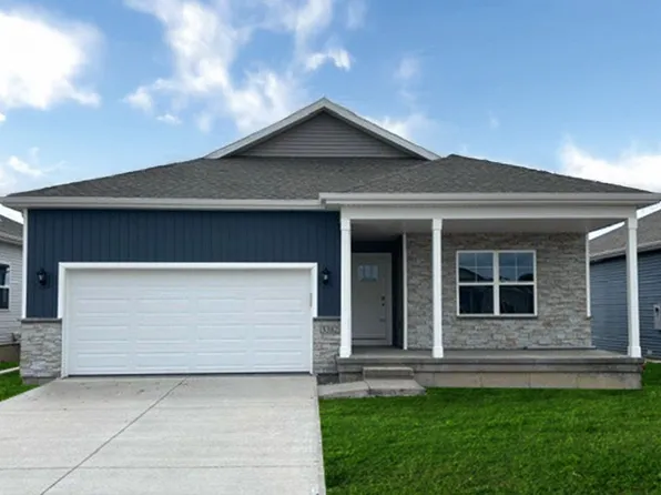 3585 Paradise Ln, Waukee, IA 50263