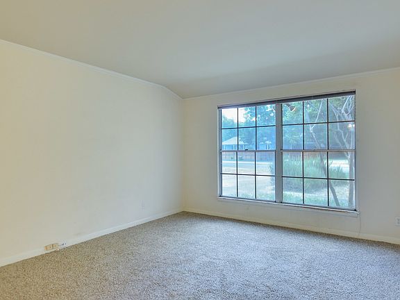 4th image of 5714 Highland Hills Dr