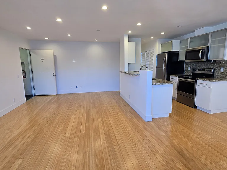 2884 Sawtelle Blvd #217 — Photo 2