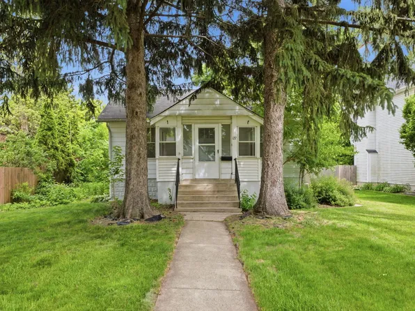 127 S Lincoln St, Westmont, IL 60559