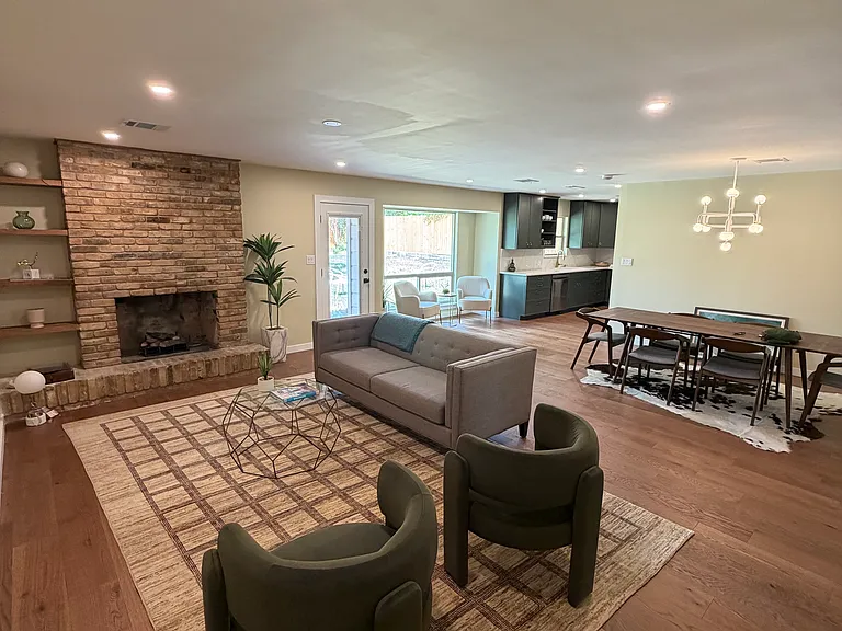 2504 Deerfoot Trl — Photo 10
