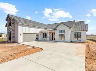 517 Interlaken St, Fredericksburg, TX 78624