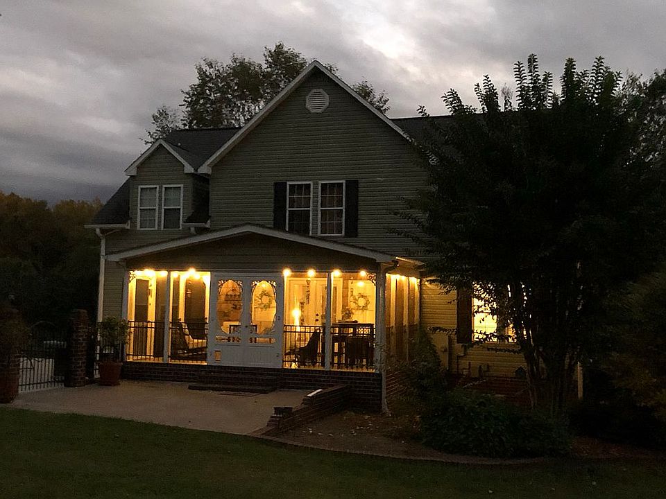 Screened back porch