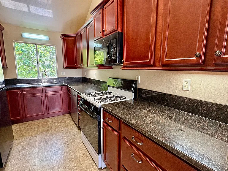1185 E Foothill Blvd #20 — Photo 13