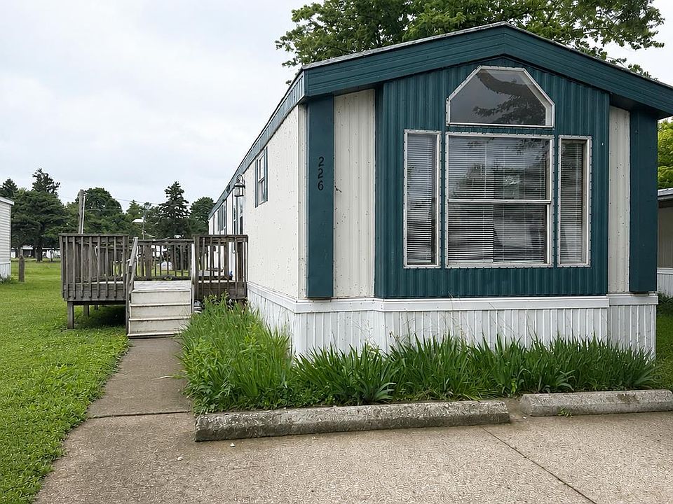 1st image of 226 N Compass Dr