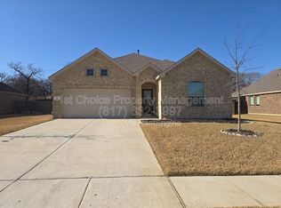 213 Post Oak St, Azle, TX 76020