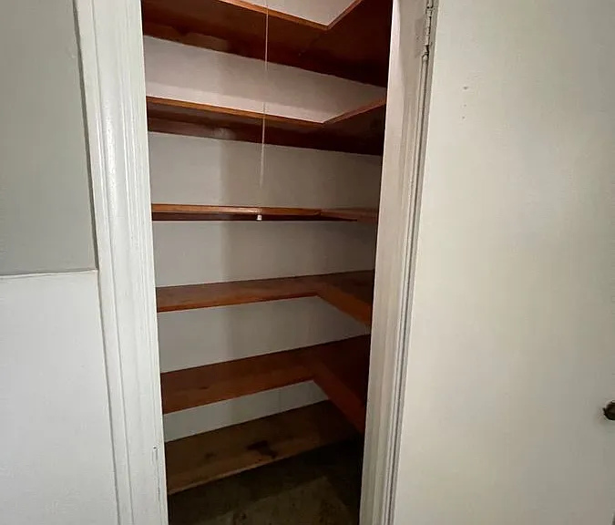 310 SW 42nd Ave #B — Photo 7