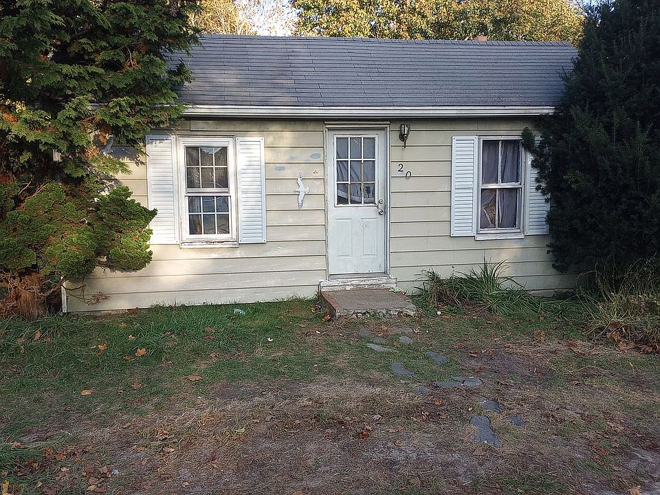 1st image of 18-20 Fresh Meadow Dr
