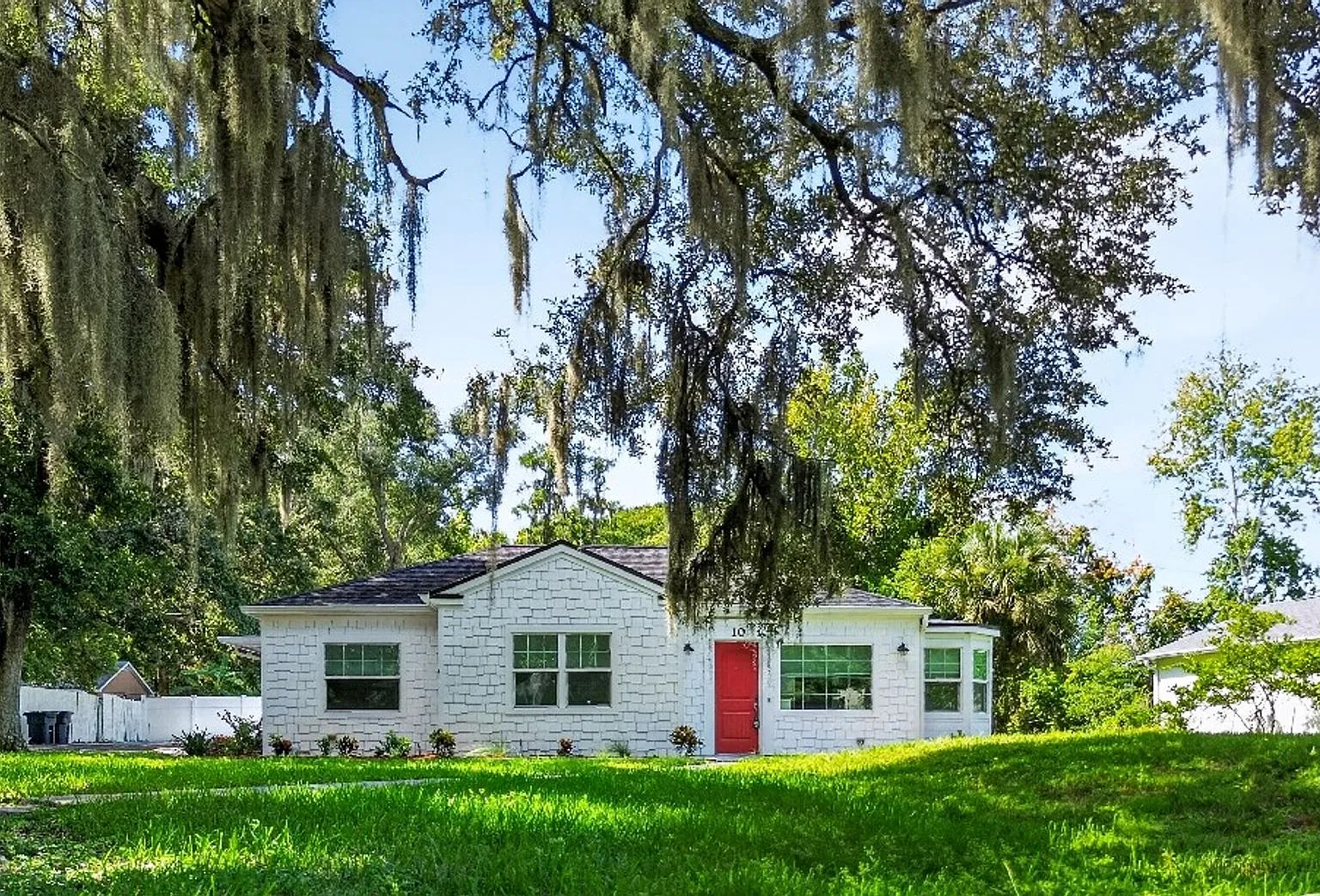 Stunning Historic 3/2 In the heart of Downtown Winter Garden! Available Now! — Photo 4