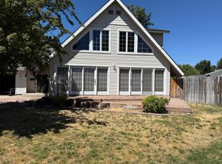 104 Pioneer Pl, Lakeview, OR 97630