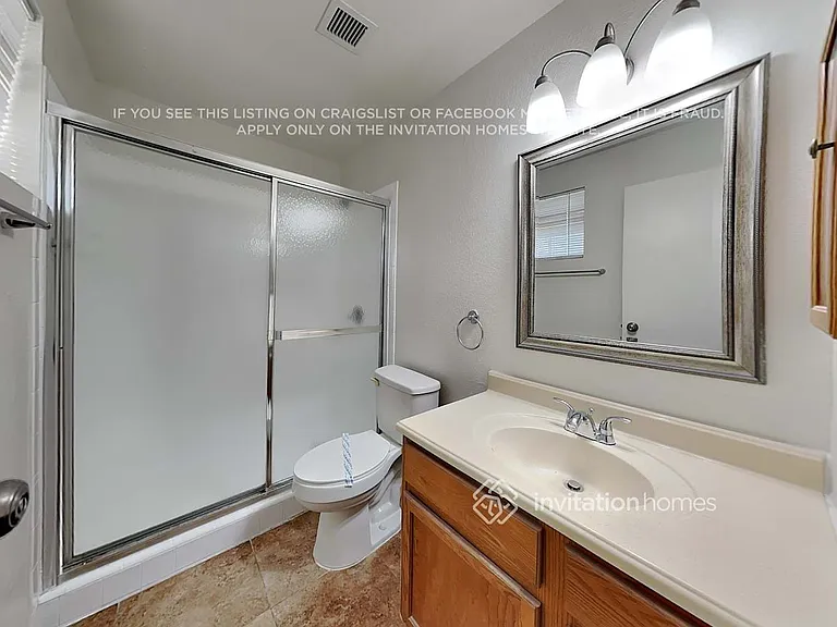 6439 E Albany St — Photo 13