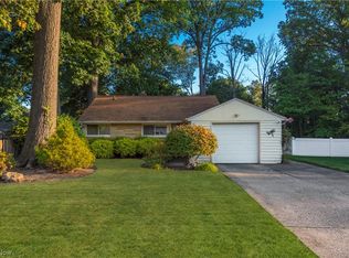 527 Woodlane Dr, Bay Village, OH