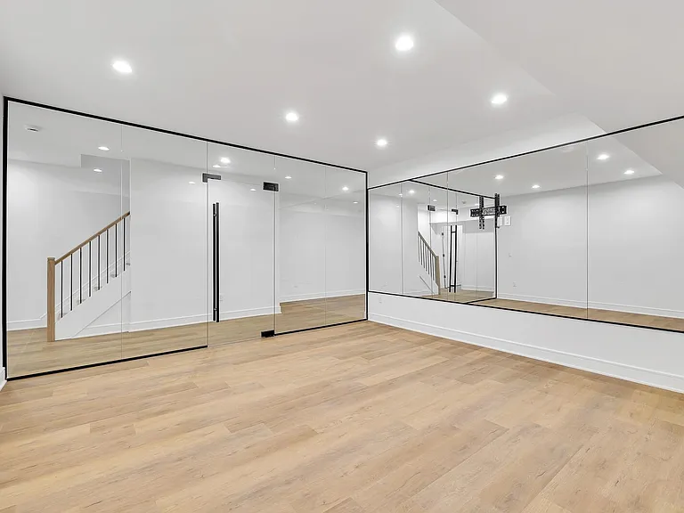 16 Feldman Ct — Photo 20