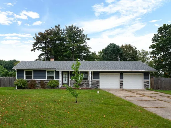 56440 Westlea Dr, South Bend, IN 46619