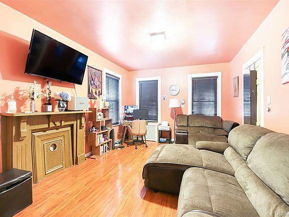 3rd image of 171 Washington Street