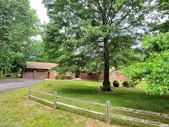 3rd image of 25 Meadowood Ln