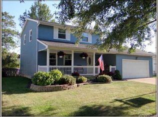 1017 Thomas Fox Dr E, North Tonawanda, NY 14120