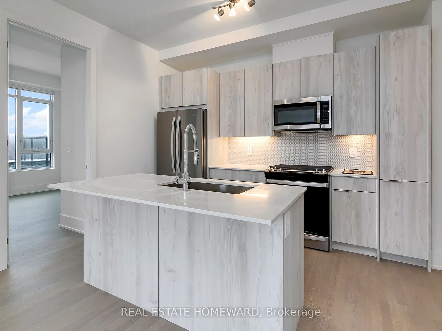 3 bed, $4,800 — Photo 4