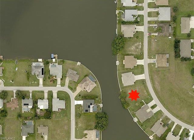 1st image of 560 SE 5th Ave #562