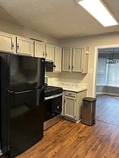 3 bed, 2.5 bath, 1790 sqft, $2,300 — Photo 4
