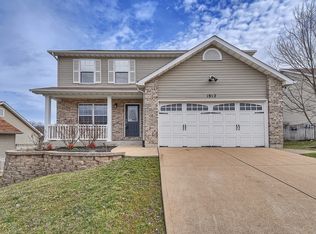 1812 Championship Ln, Festus, MO 63028
