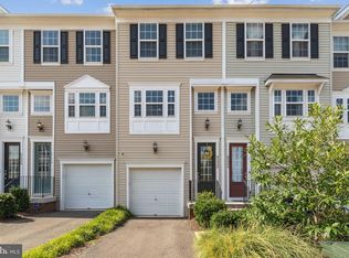 8226 Heritage Crossing Ct, Manassas, VA 20109