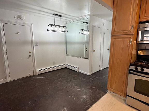 4th image of 717 Saint Lawrence Ave Floor 2