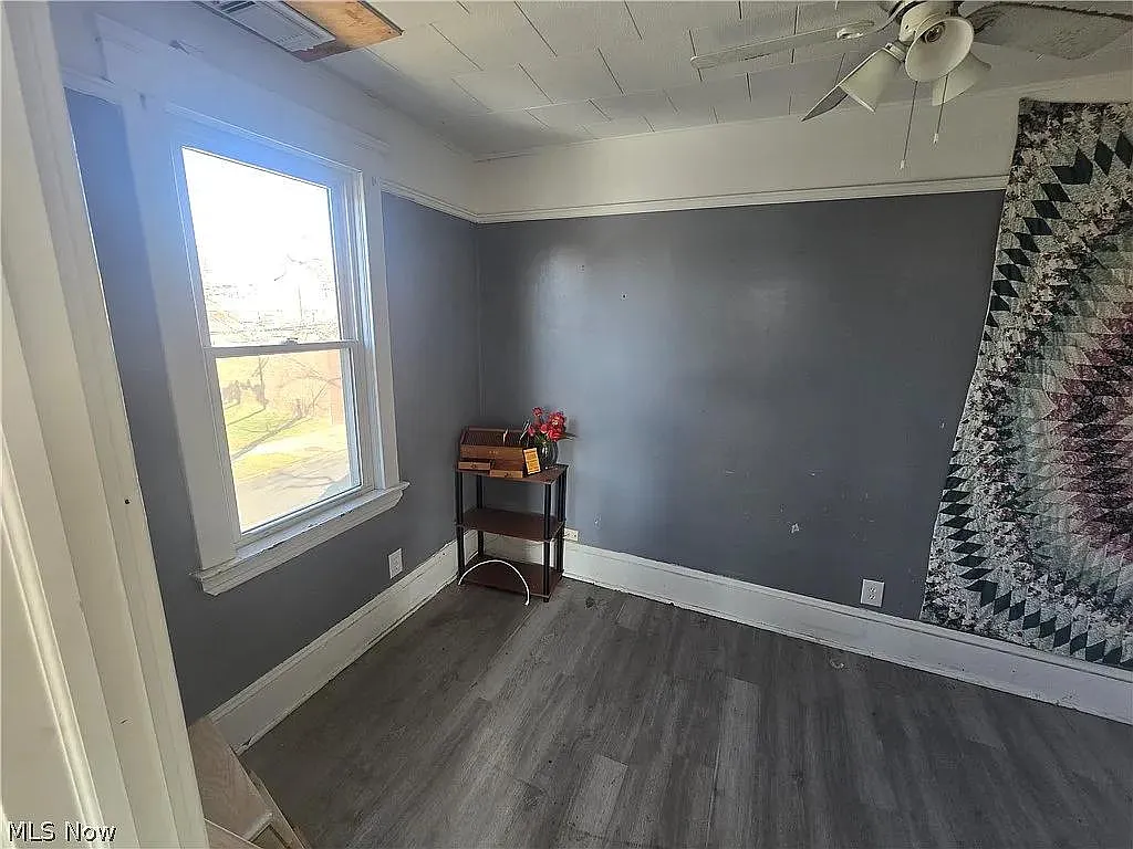 1087 E 64th St — Photo 3