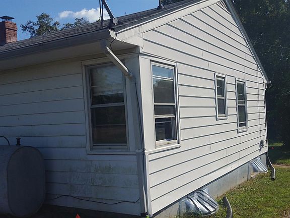 4th image of 135 Campbell St