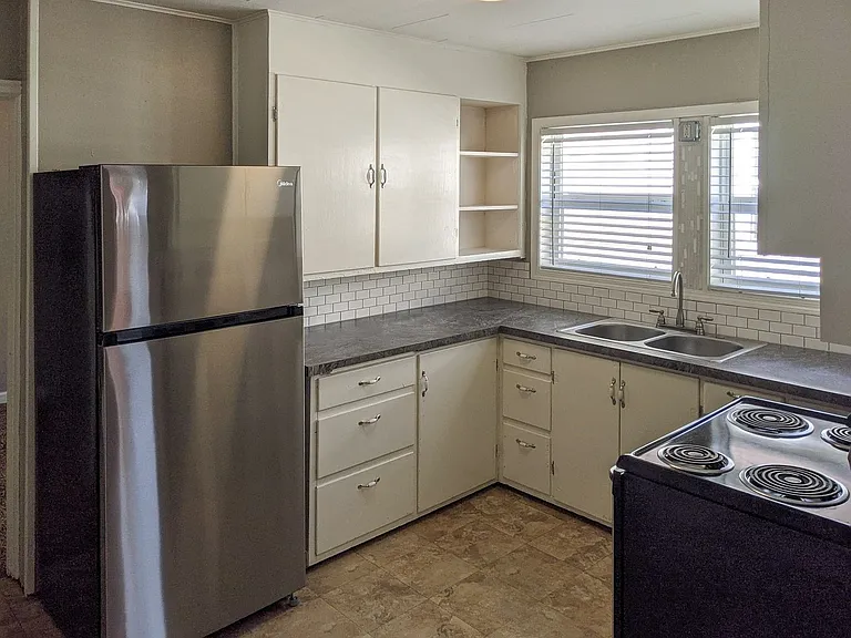 1361 SE Holman Ave #&-792 — Photo 5