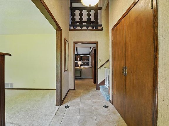 4th image of 10624 W 99th St