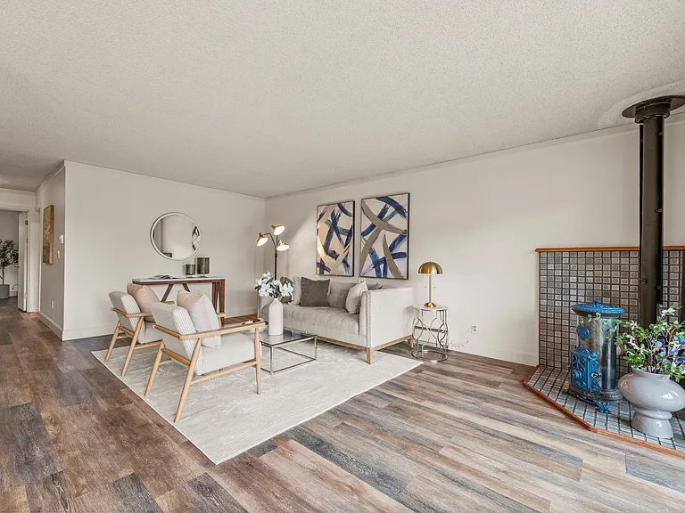 321 Bellevue Way SE #403 — Photo 9