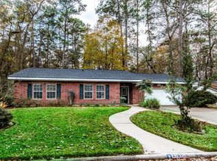 2107 Greentree Dr, Huntsville, TX 77340