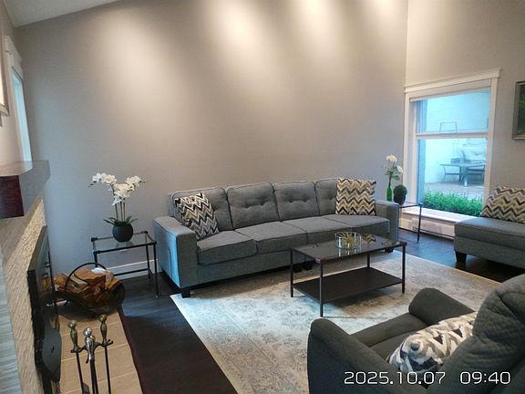 3rd image of 6245 Sheridan Rd #66