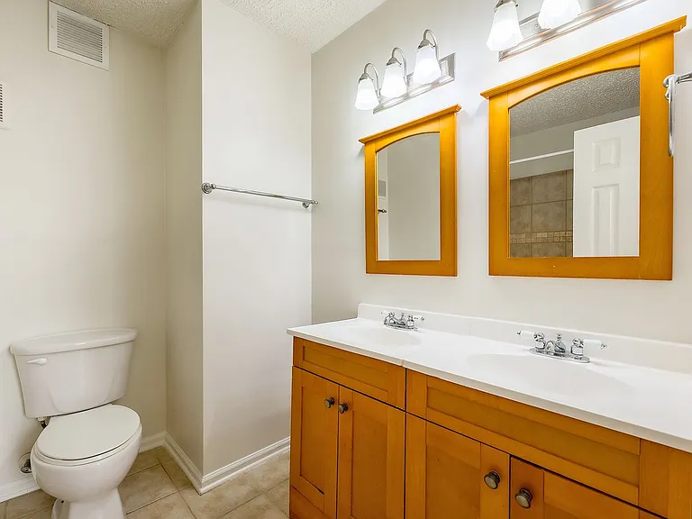 19 Pickering Ct #1 — Photo 25