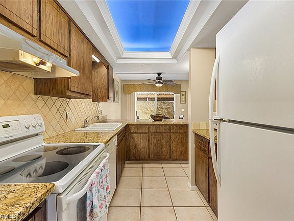 5th image of 1322 SE 46th St #2