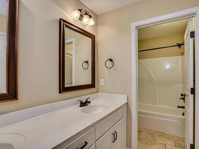 5515 Meghan Ln — Photo 31