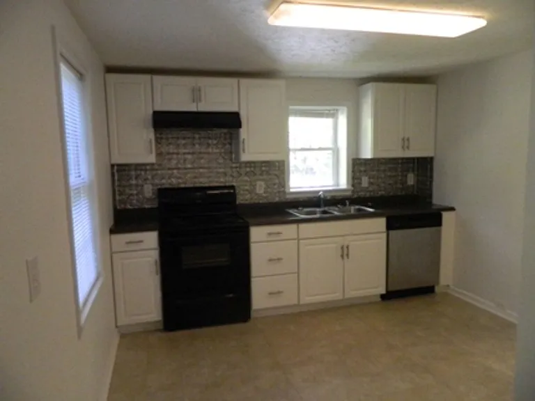 135 Irvington Springs Rd — Photo 6
