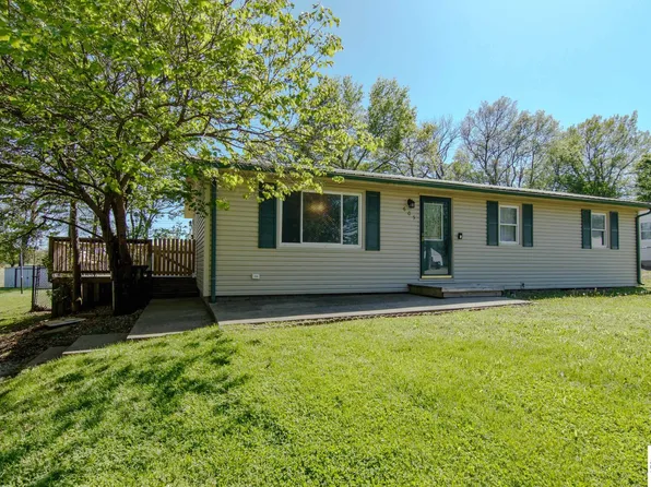 605 Poplar Dr, Windsor, MO 65360