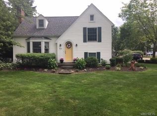 8533 Howard Dr, Williamsville, NY 14221