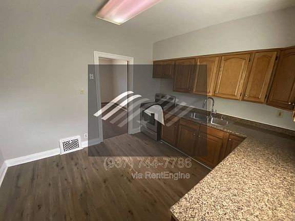2nd image of 500 W Parkwood Dr
