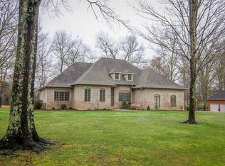 2015 Country Club Dr, Tullahoma, TN 37388