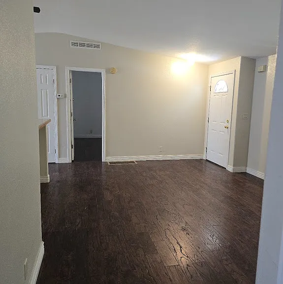 1031 S 900 W — Photo 6