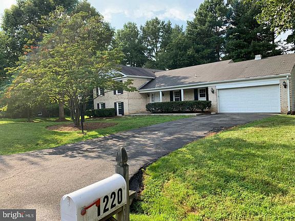 3rd image of 1220 Forestville Dr
