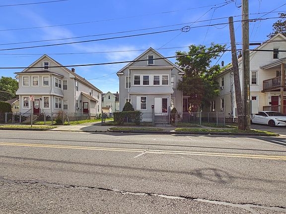 2nd image of 634-636 Dickinson St