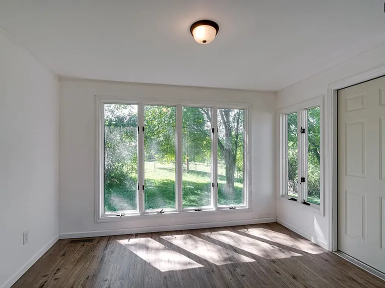 925 Camellia Dr — Photo 8