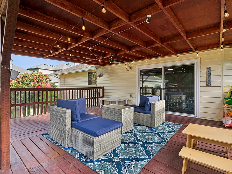 3573 NE Olympic St — Photo 45